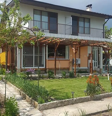 Ovcharovski Plaj *